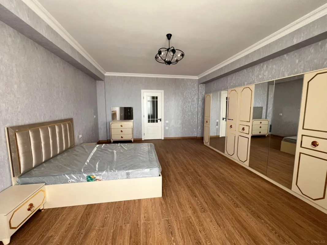 Kirayə verilir 4 otaqlı mənzil 190 m²