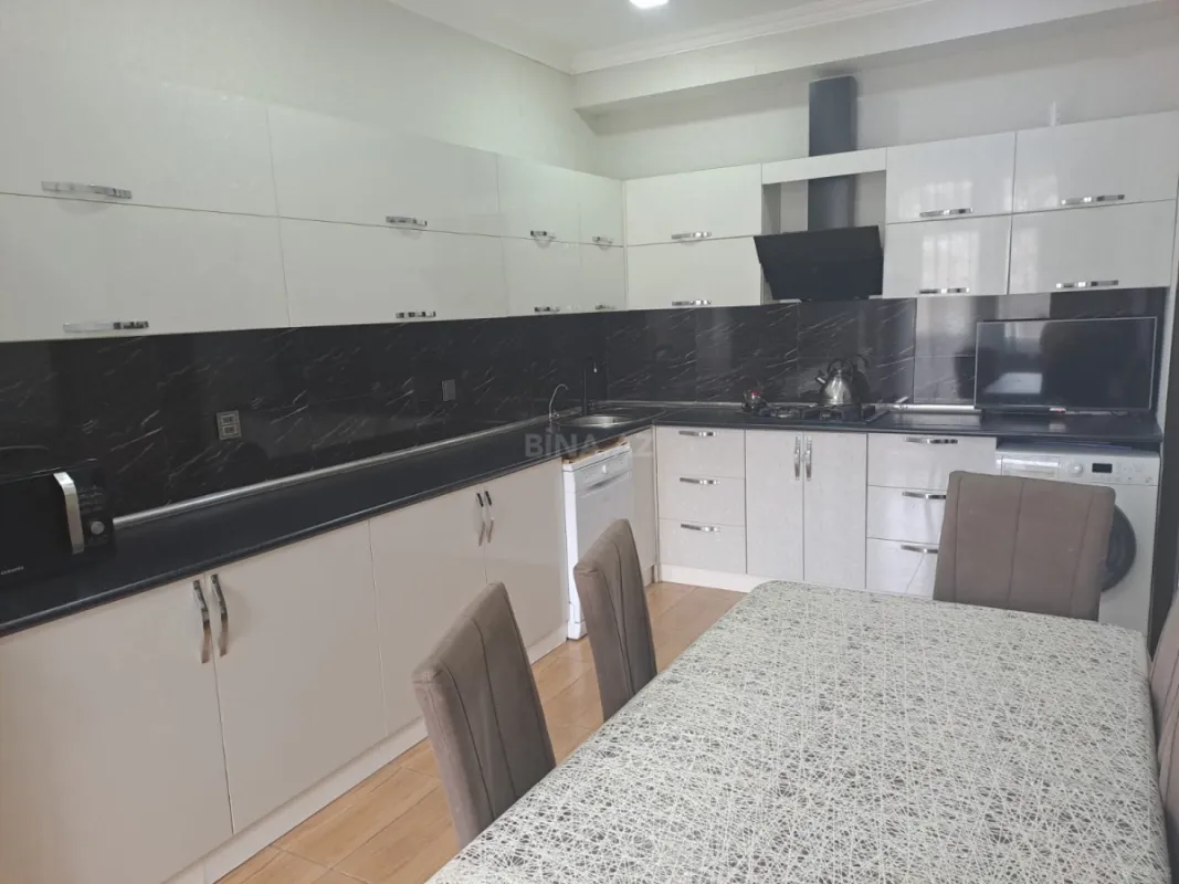 Kirayə verilir 3 otaqlı mənzil 100 m²
