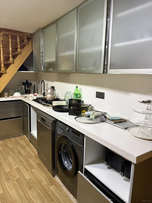 Kirayə verilir 3 otaqlı mənzil 101 m²