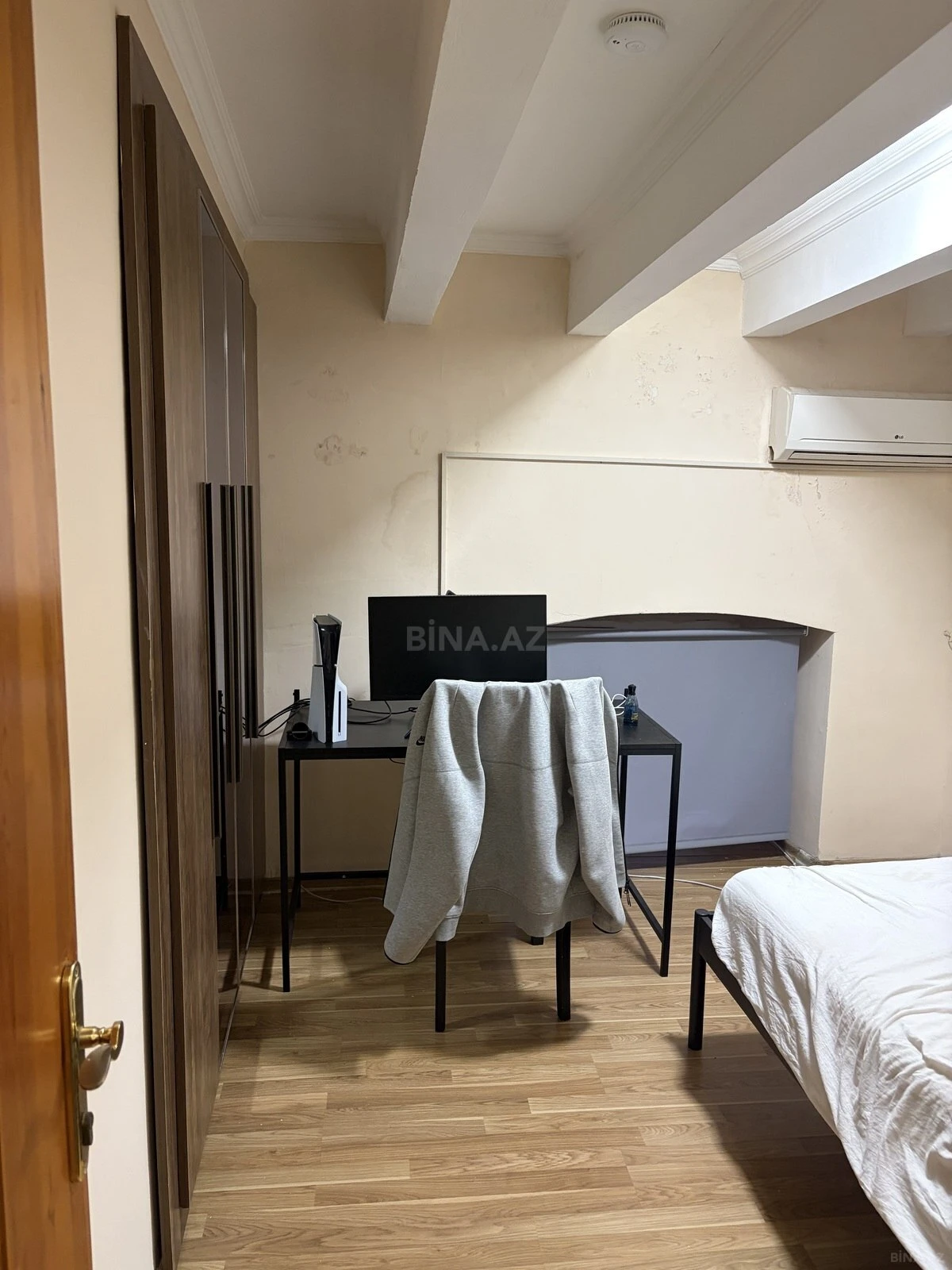 Kirayə verilir 3 otaqlı mənzil 101 m²
