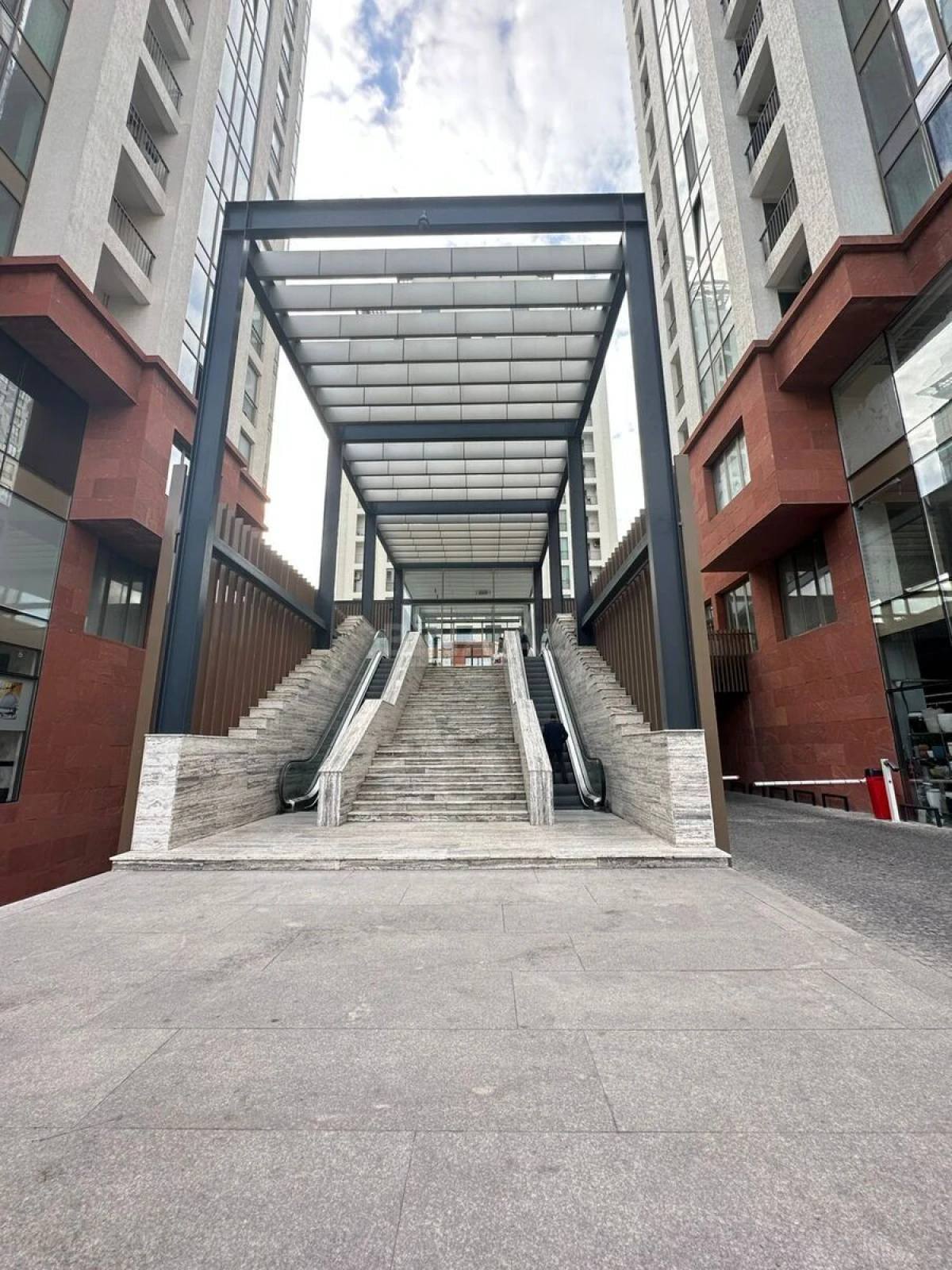 Satılır 2 otaqlı mənzil 42 m²