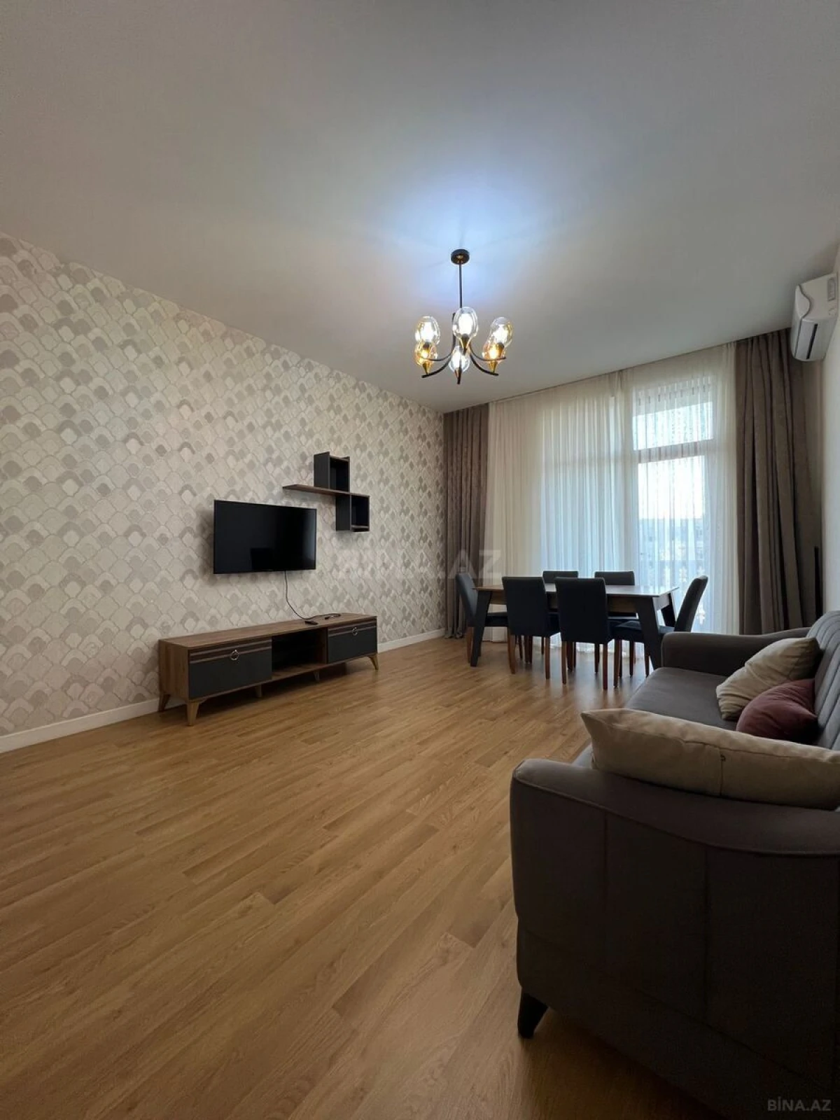 Kirayə verilir 2 otaqlı mənzil 96 m²