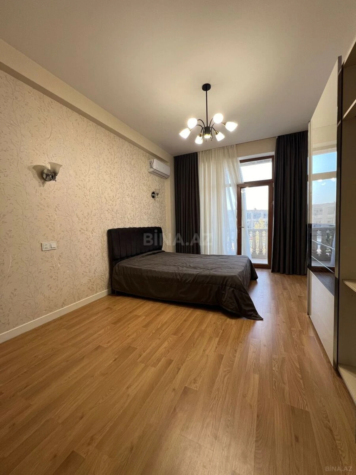 Kirayə verilir 2 otaqlı mənzil 96 m²