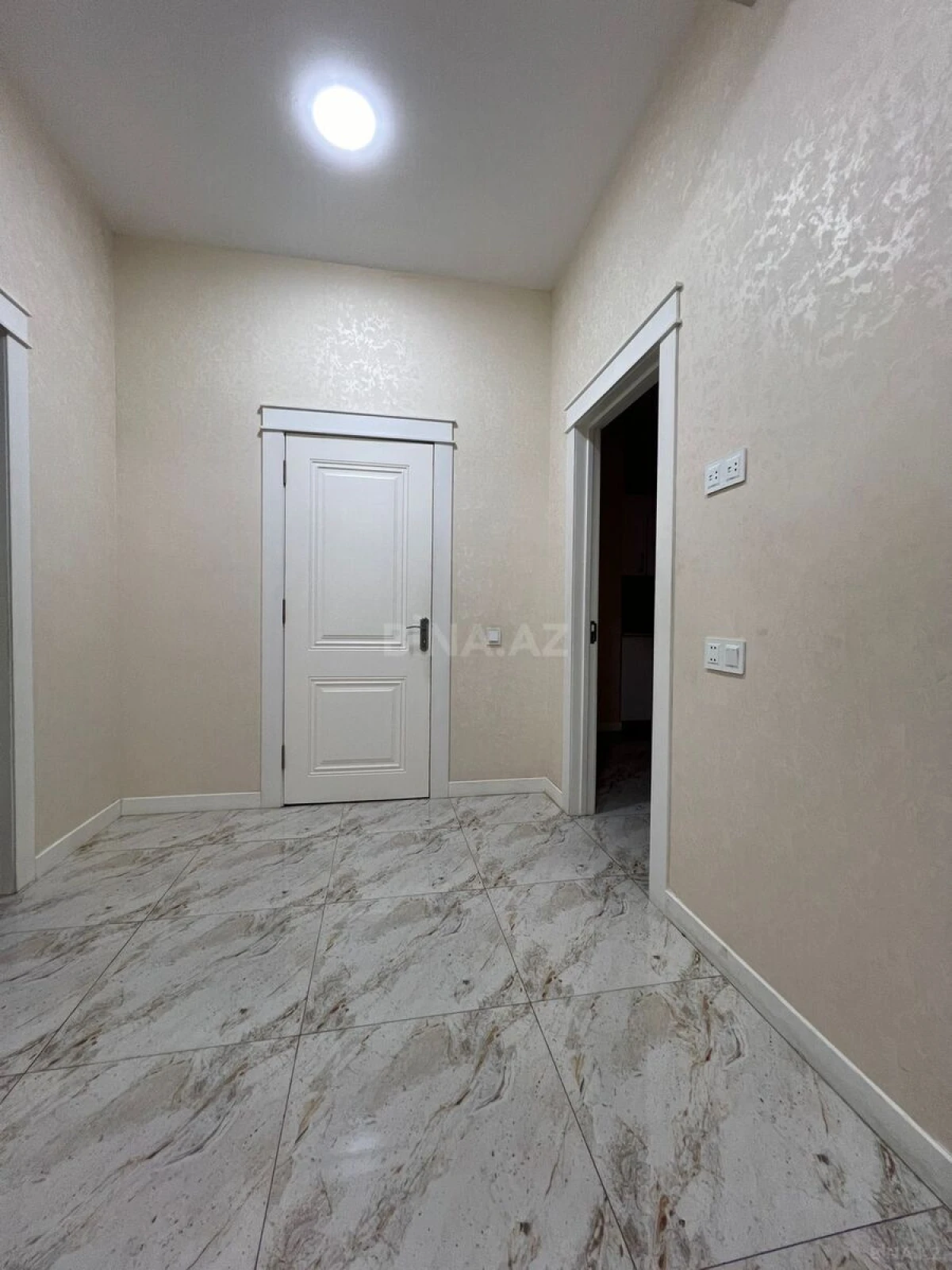 Kirayə verilir 2 otaqlı mənzil 96 m²