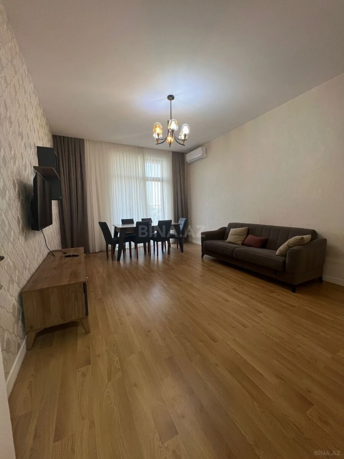 Kirayə verilir 2 otaqlı mənzil 96 m²