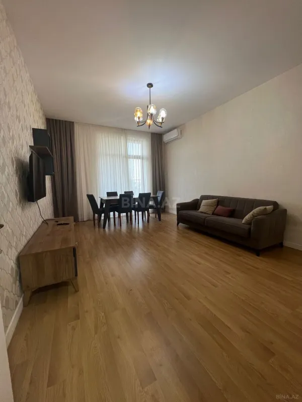 Kirayə verilir 2 otaqlı mənzil 96 m²