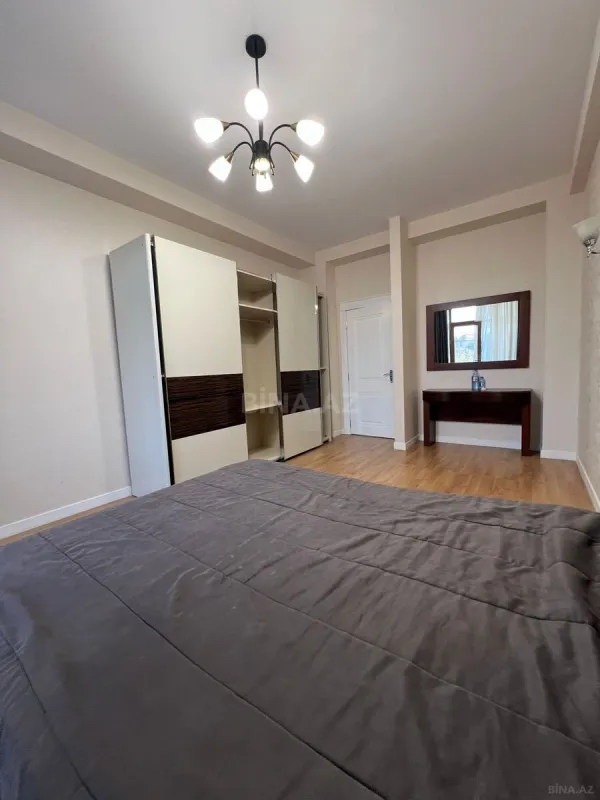 Kirayə verilir 2 otaqlı mənzil 96 m²