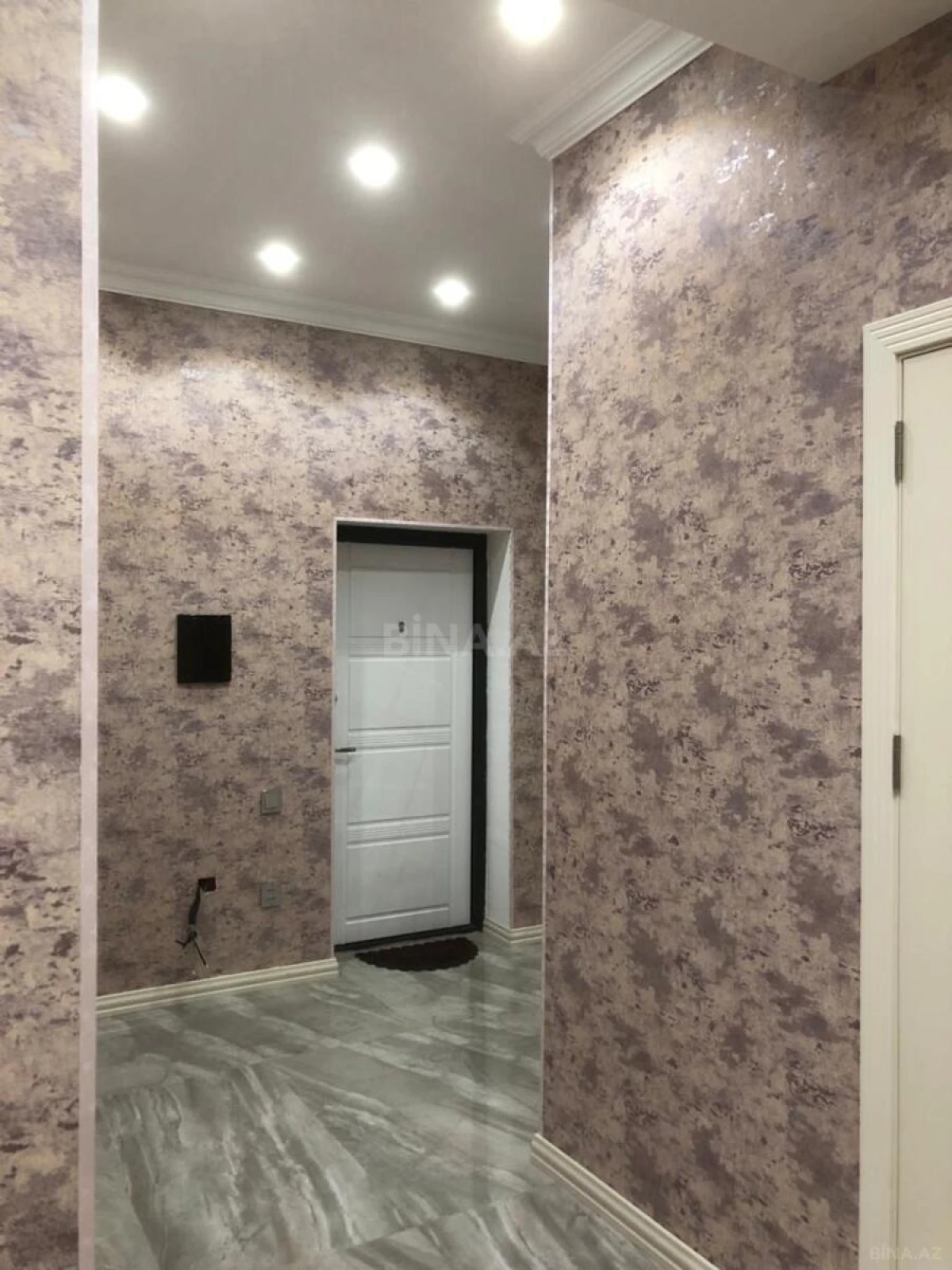 Kirayə verilir 2 otaqlı mənzil 92 m²