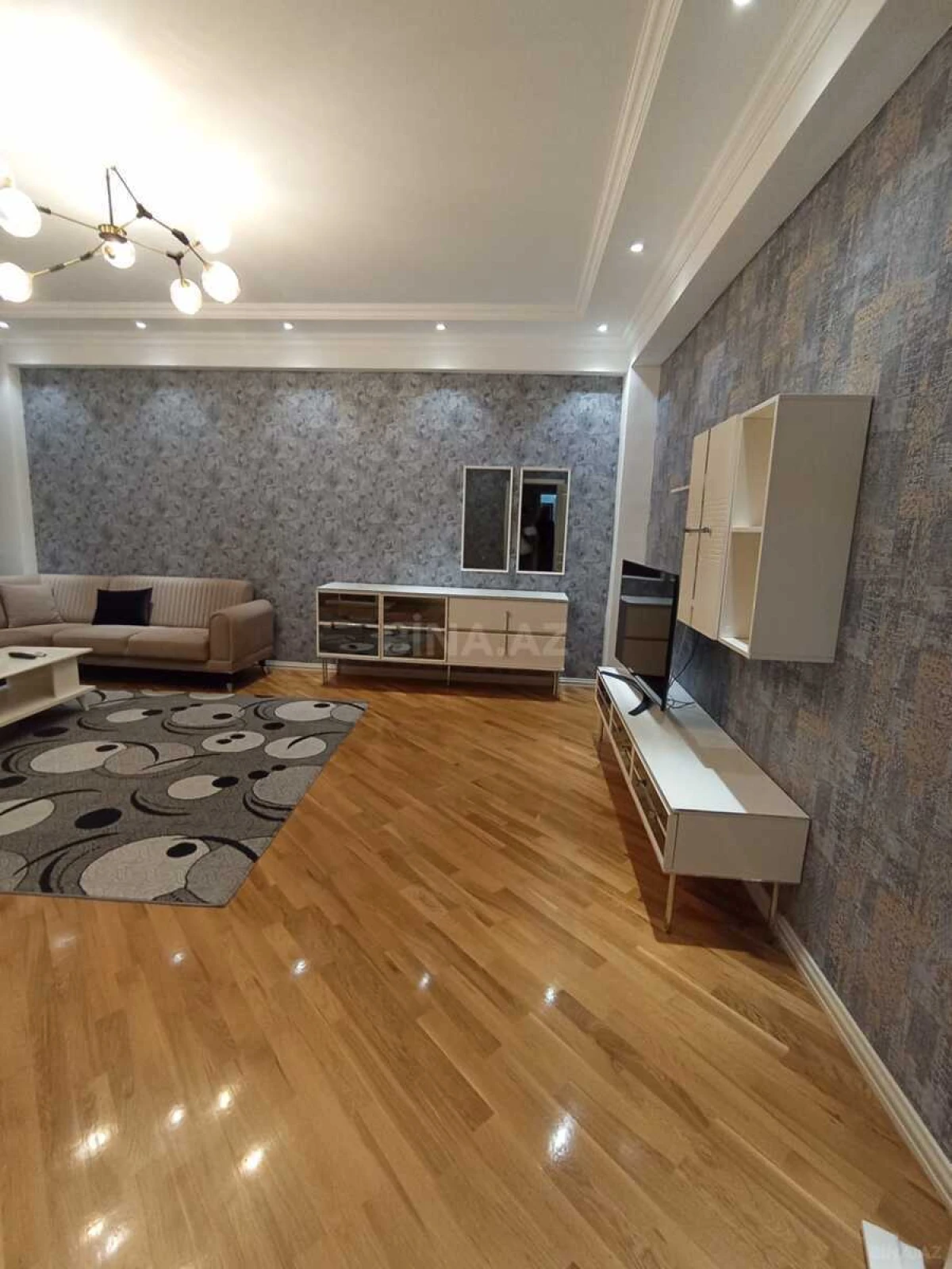 Kirayə verilir 2 otaqlı mənzil 92 m²