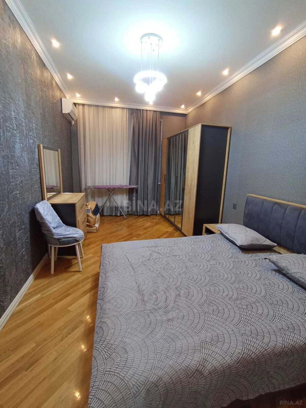 Kirayə verilir 2 otaqlı mənzil 92 m²