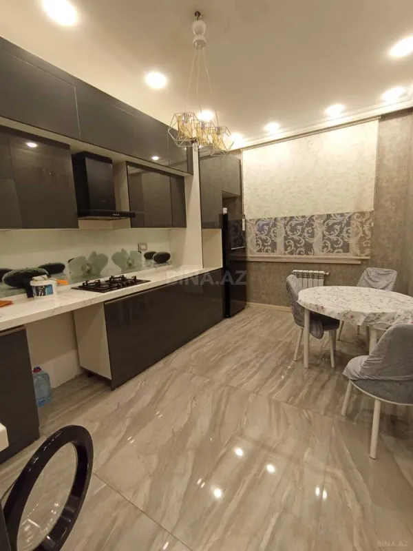 Kirayə verilir 2 otaqlı mənzil 92 m²
