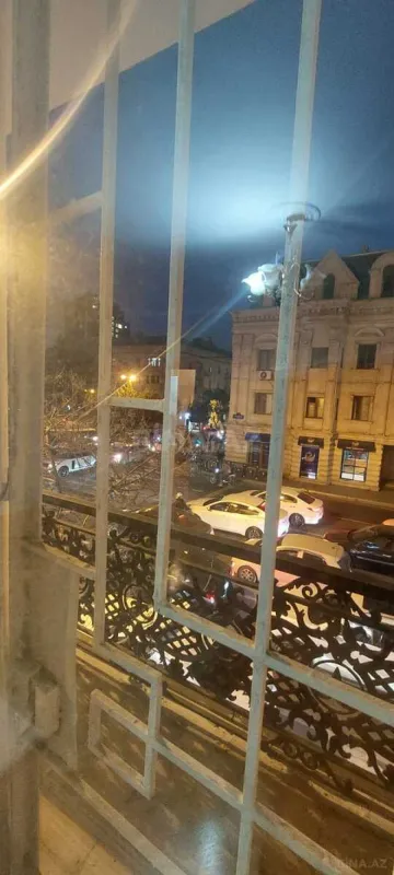 Kirayə verilir 5 otaqlı ofis 180 m²