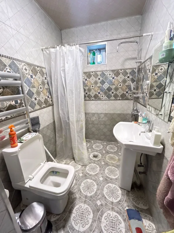 Satılır 5 otaqlı həyət evi 160 m²