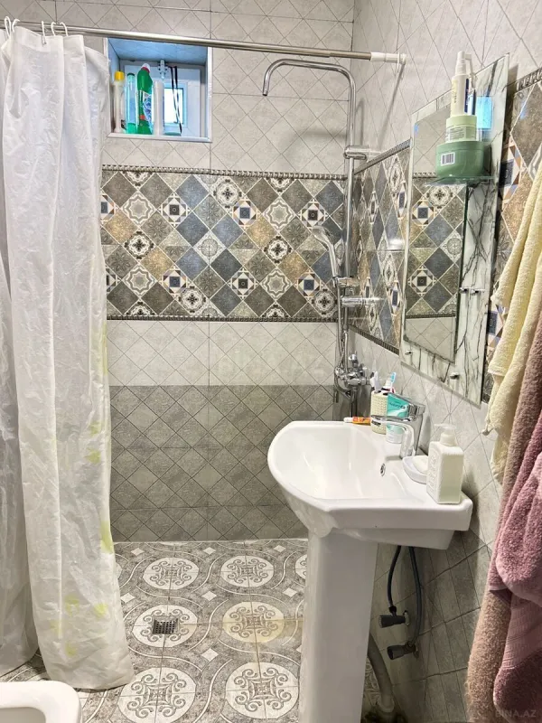 Satılır 5 otaqlı həyət evi 160 m²