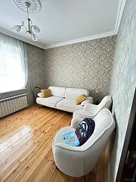 Satılır 5 otaqlı həyət evi 160 m²