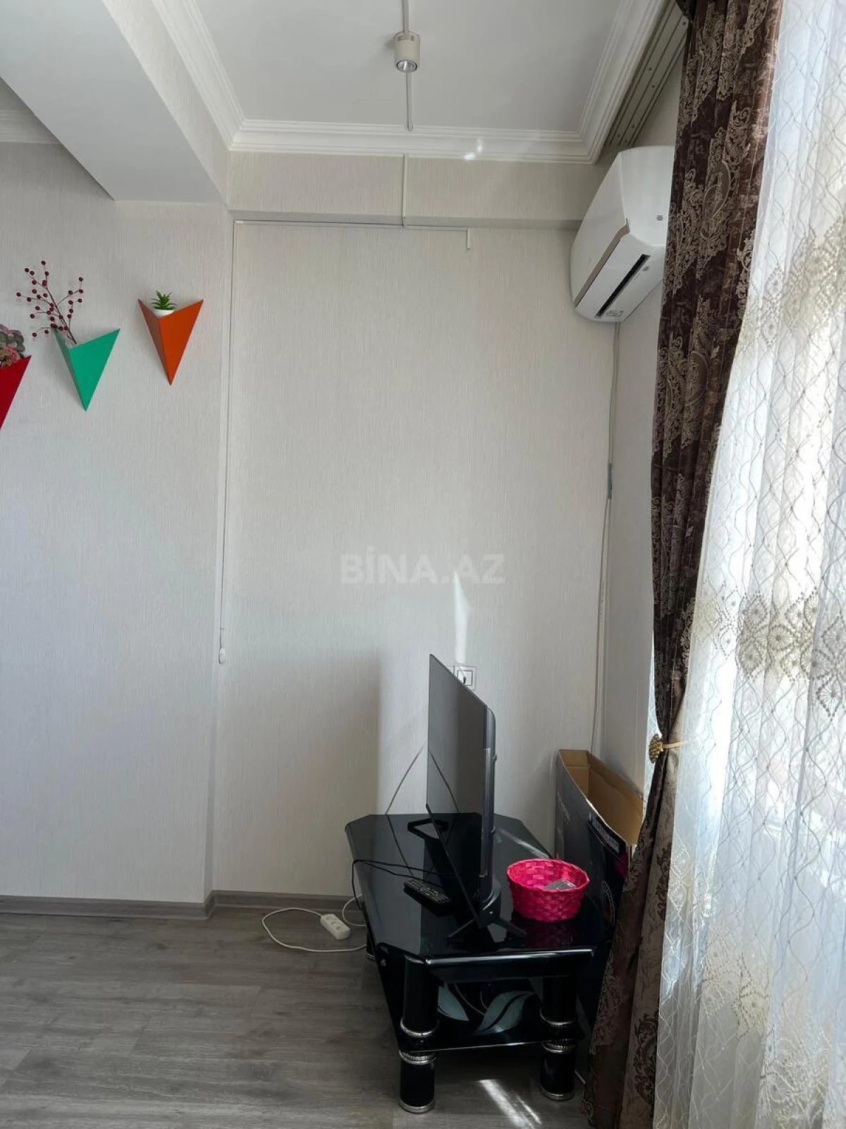Satılır 2 otaqlı mənzil 65 m²