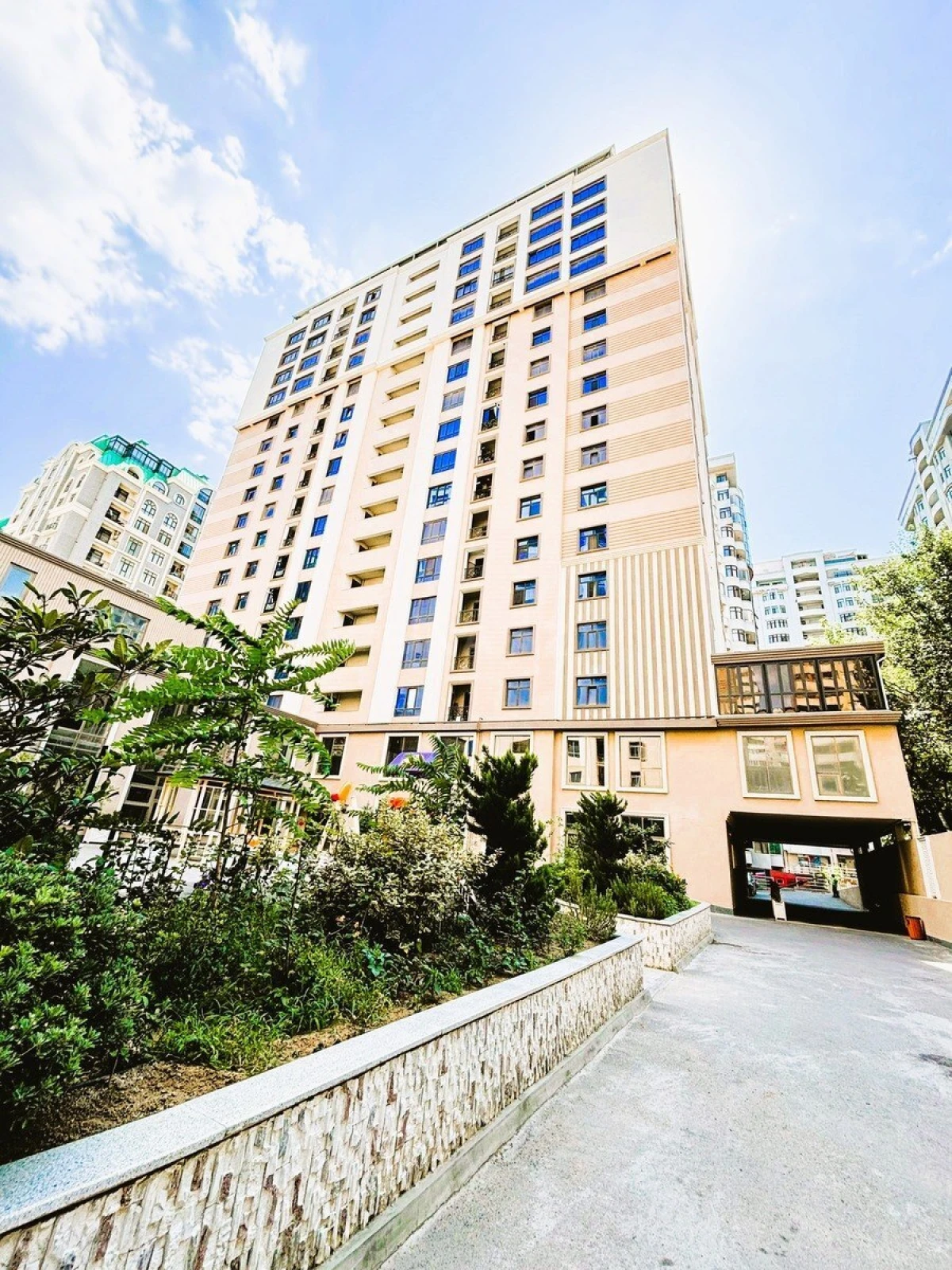 Satılır 2 otaqlı mənzil 78.7 m²