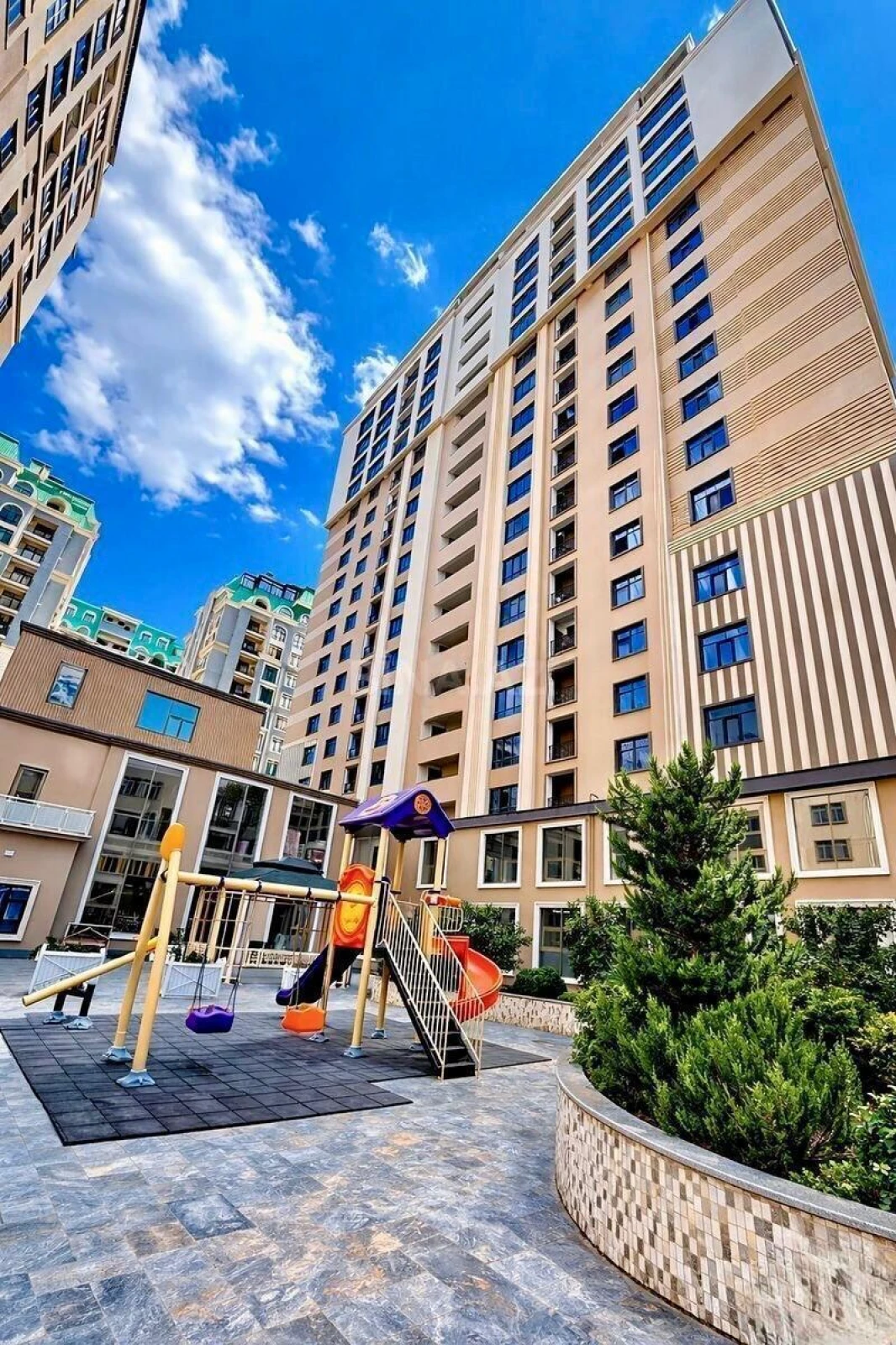 Satılır 2 otaqlı mənzil 78.7 m²