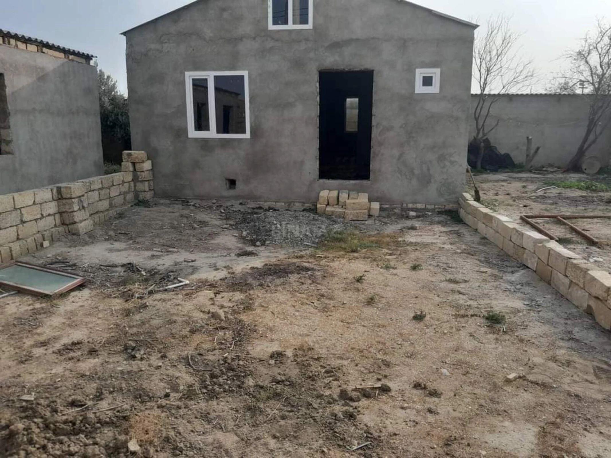 Satılır 3 otaqlı həyət evi 600 m²