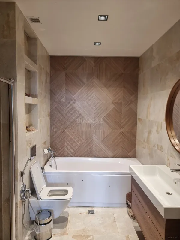 Satılır 5 otaqlı mənzil 400 m²