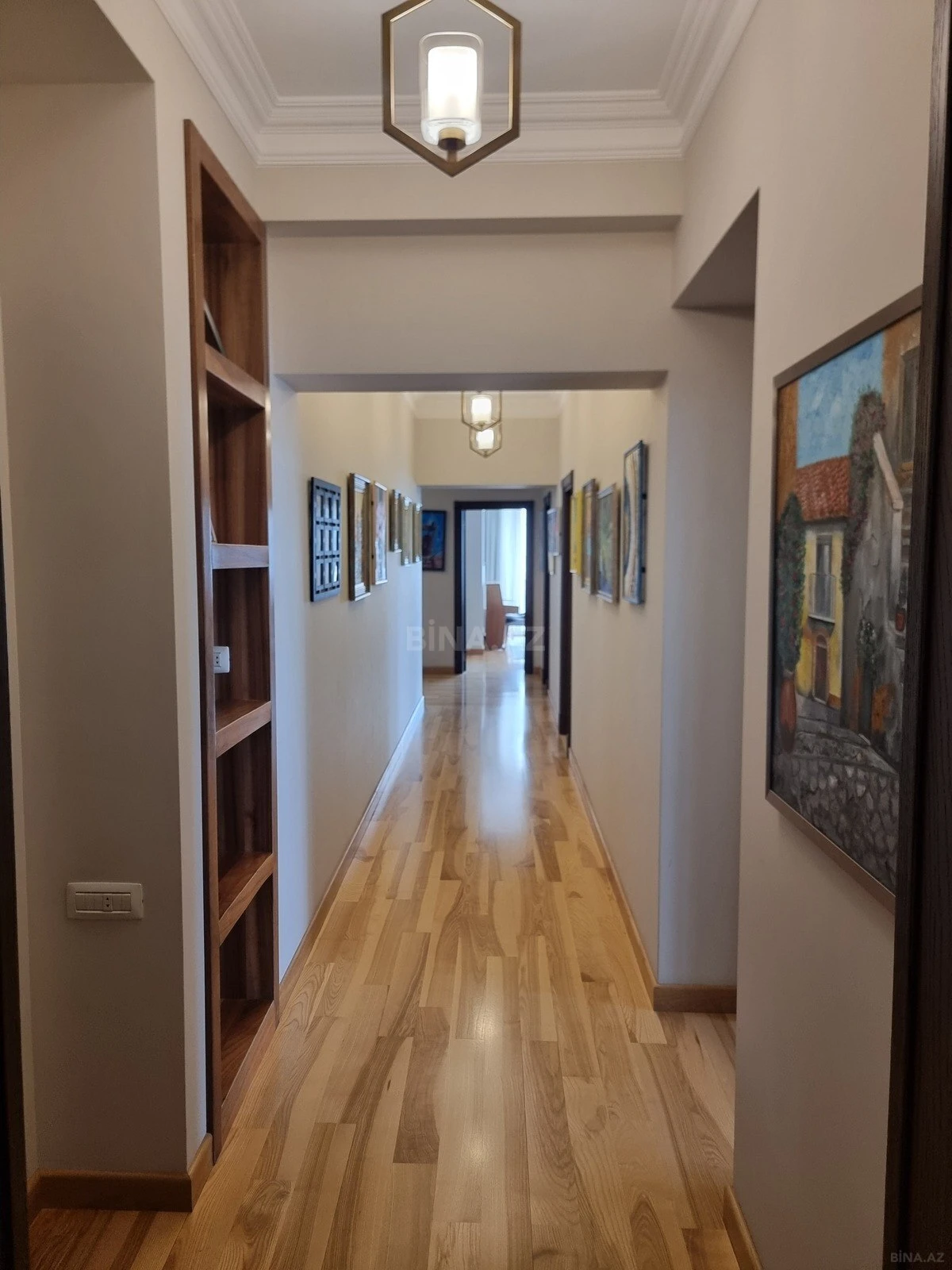Satılır 5 otaqlı mənzil 400 m²