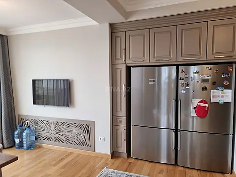 Satılır 5 otaqlı mənzil 400 m²