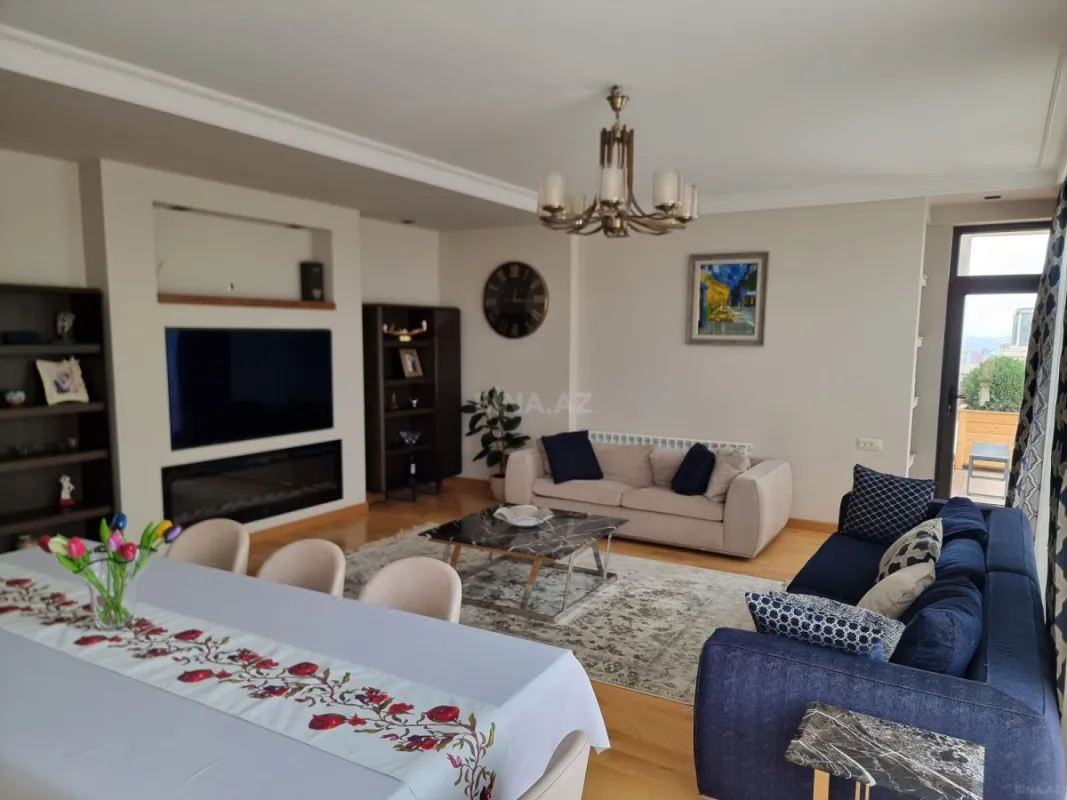 Satılır 5 otaqlı mənzil 400 m²