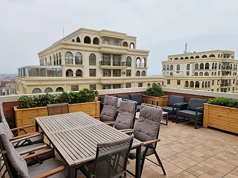 Satılır 5 otaqlı mənzil 400 m² — Bakı 5 otaq 400.00 m²