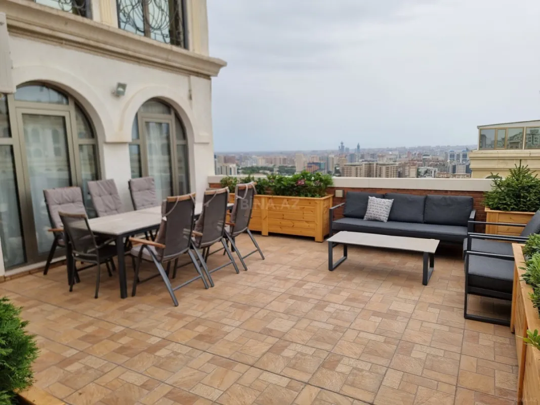 Satılır 5 otaqlı mənzil 400 m²