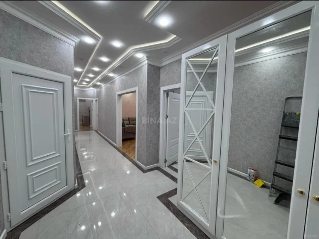 Kirayə verilir 4 otaqlı mənzil 150 m²