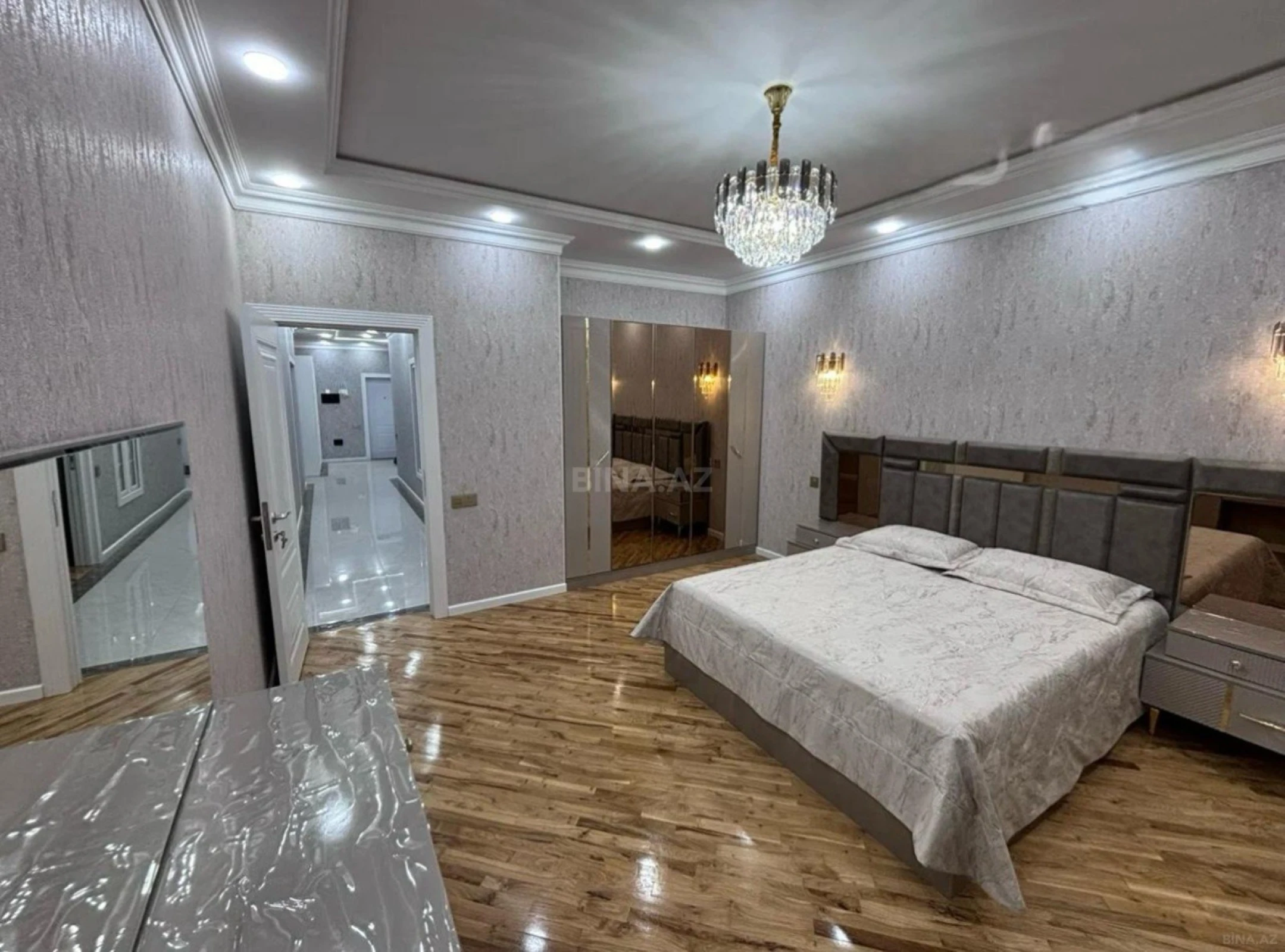 Kirayə verilir 4 otaqlı mənzil 150 m²