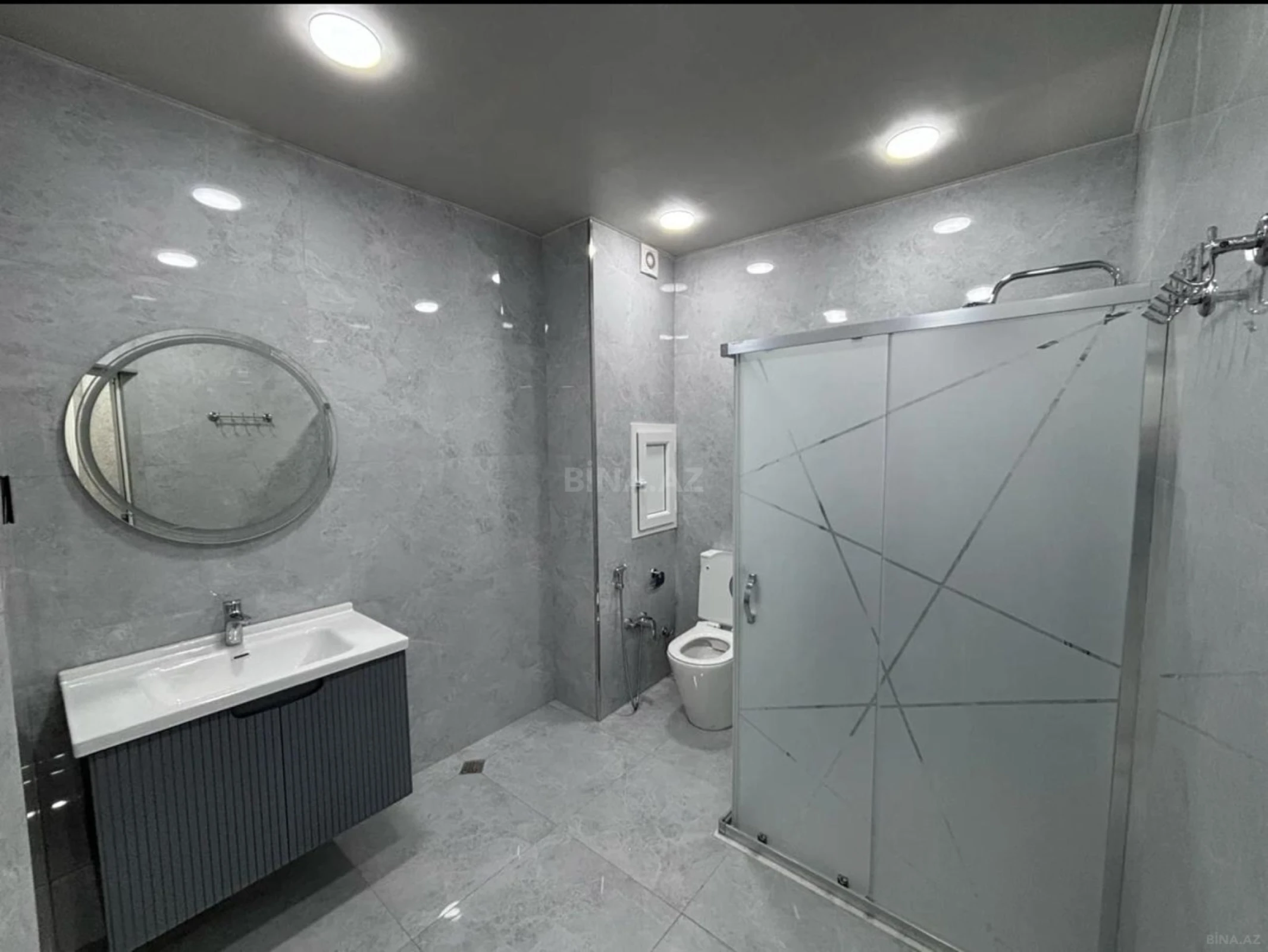 Kirayə verilir 4 otaqlı mənzil 150 m²