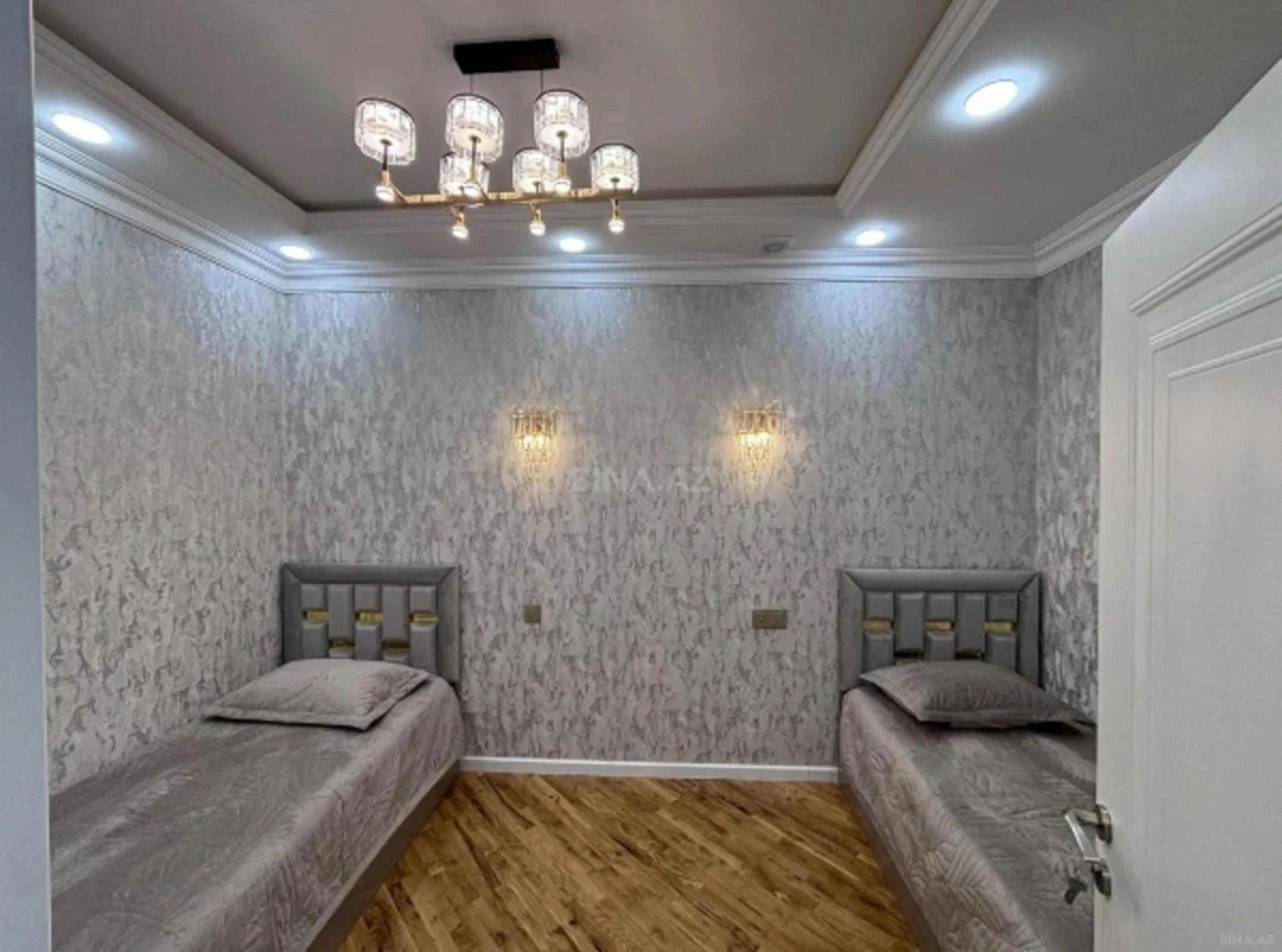 Kirayə verilir 4 otaqlı mənzil 150 m²