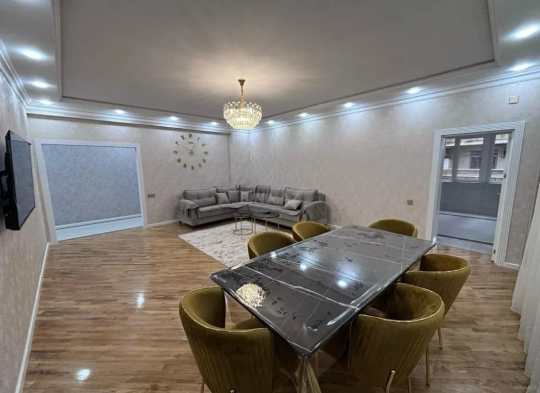 Kirayə verilir 4 otaqlı mənzil 150 m²