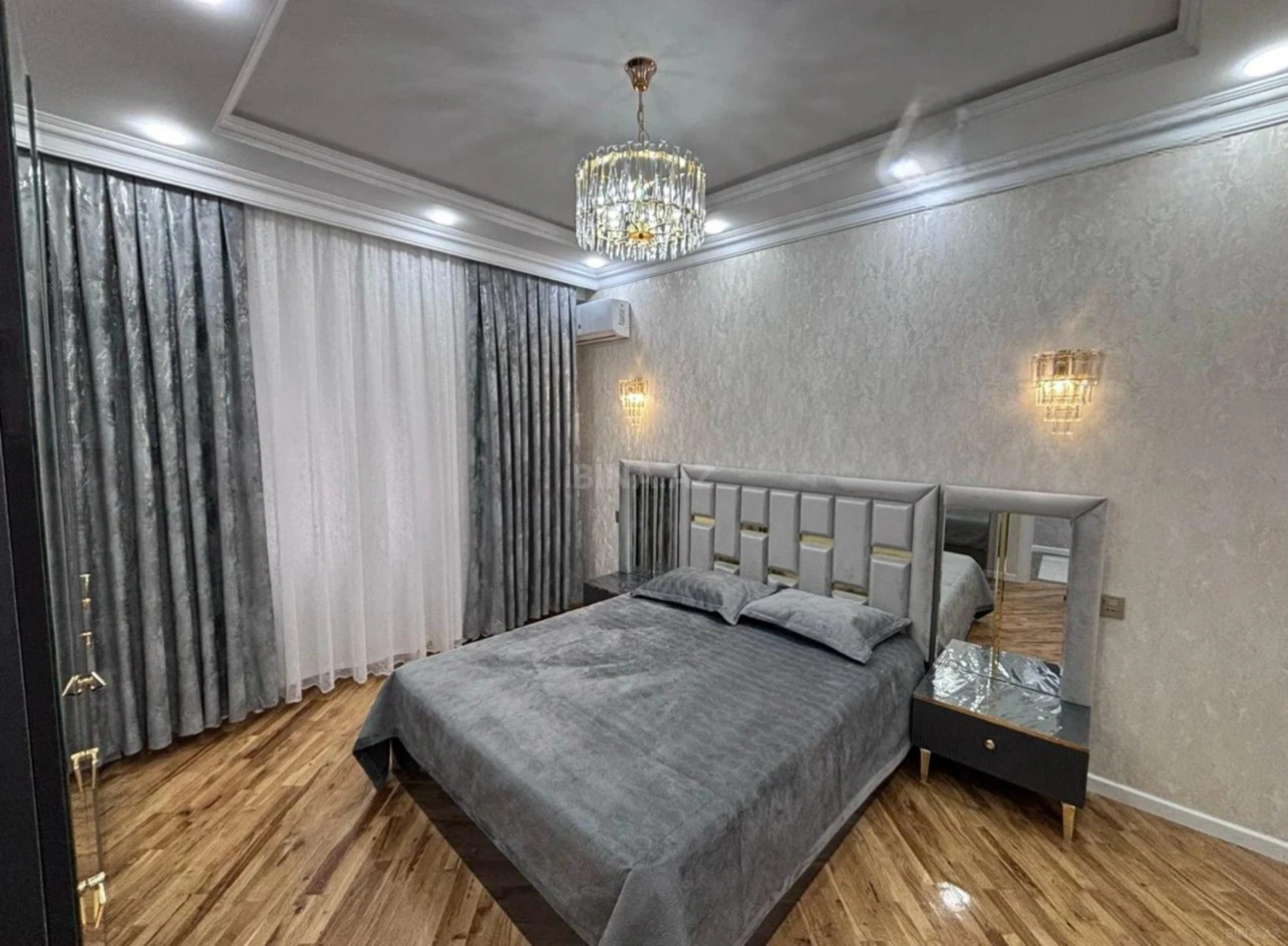 Kirayə verilir 4 otaqlı mənzil 150 m²