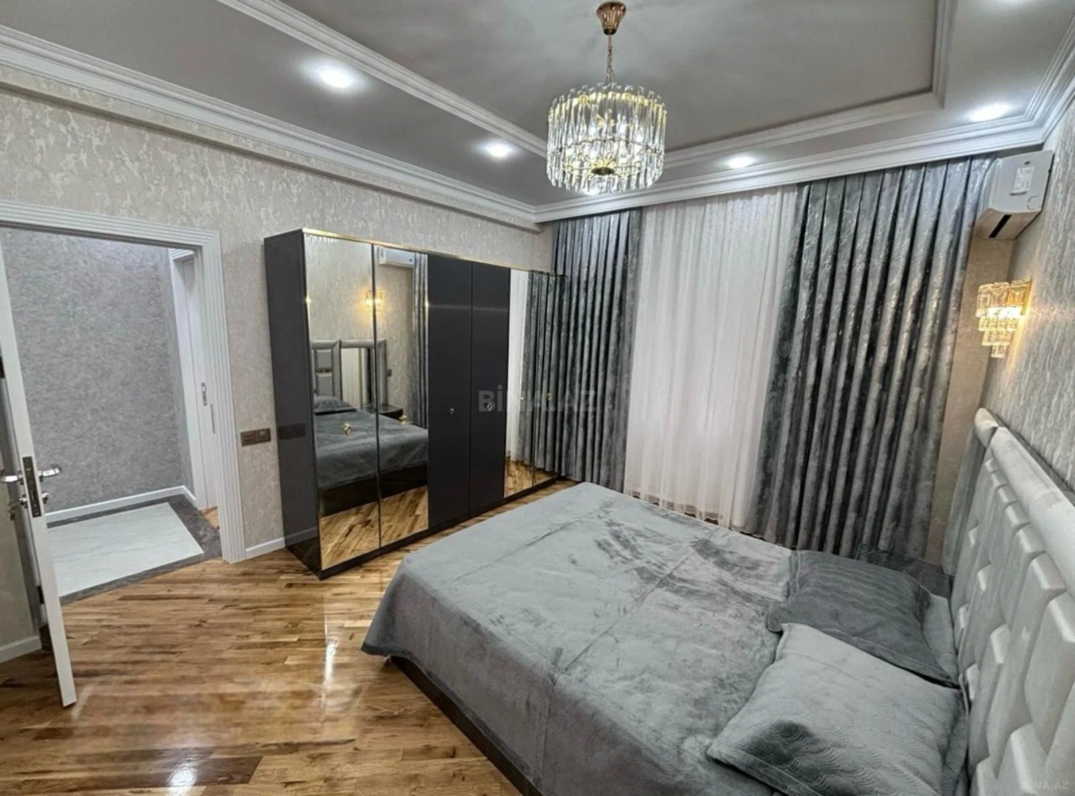 Kirayə verilir 4 otaqlı mənzil 150 m²