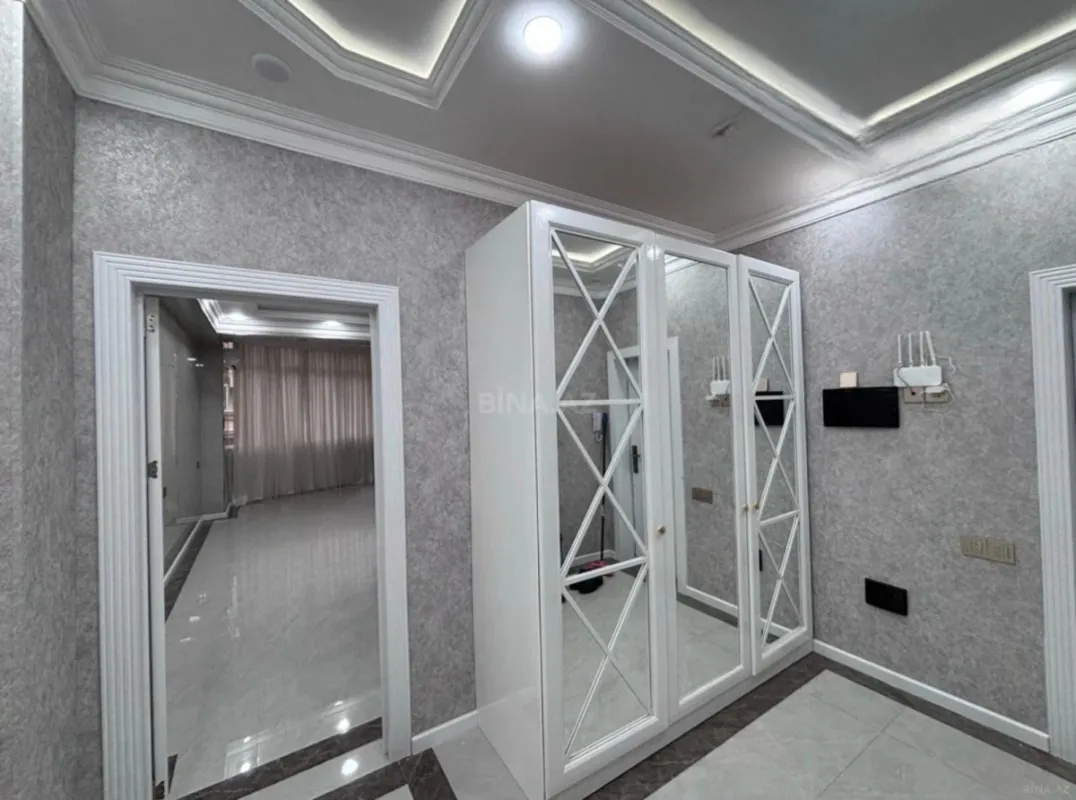Kirayə verilir 4 otaqlı mənzil 150 m²