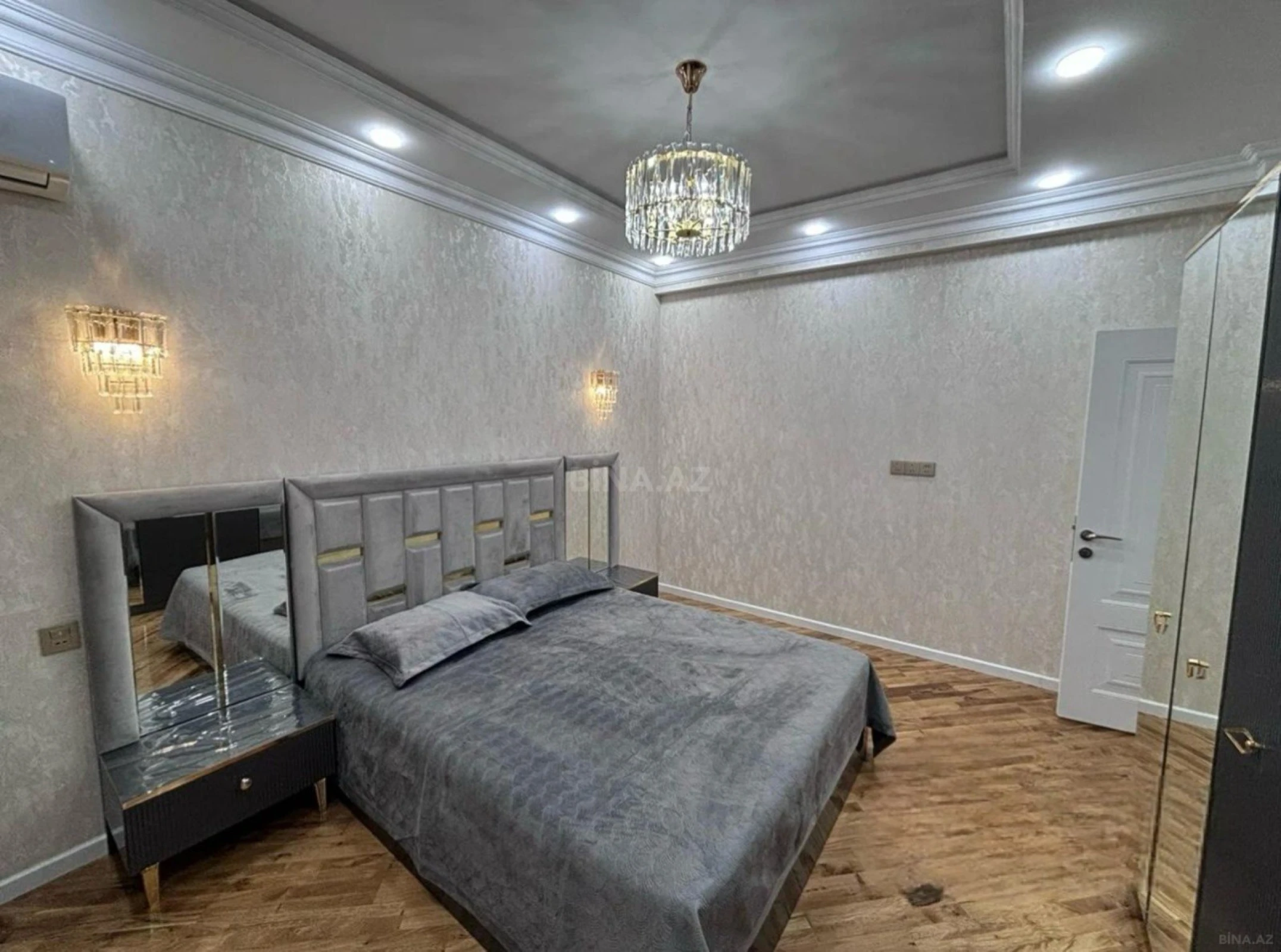 Kirayə verilir 4 otaqlı mənzil 150 m²