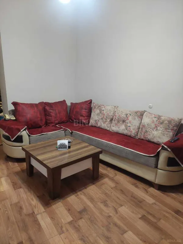 Kirayə verilir 2 otaqlı mənzil 40 m²