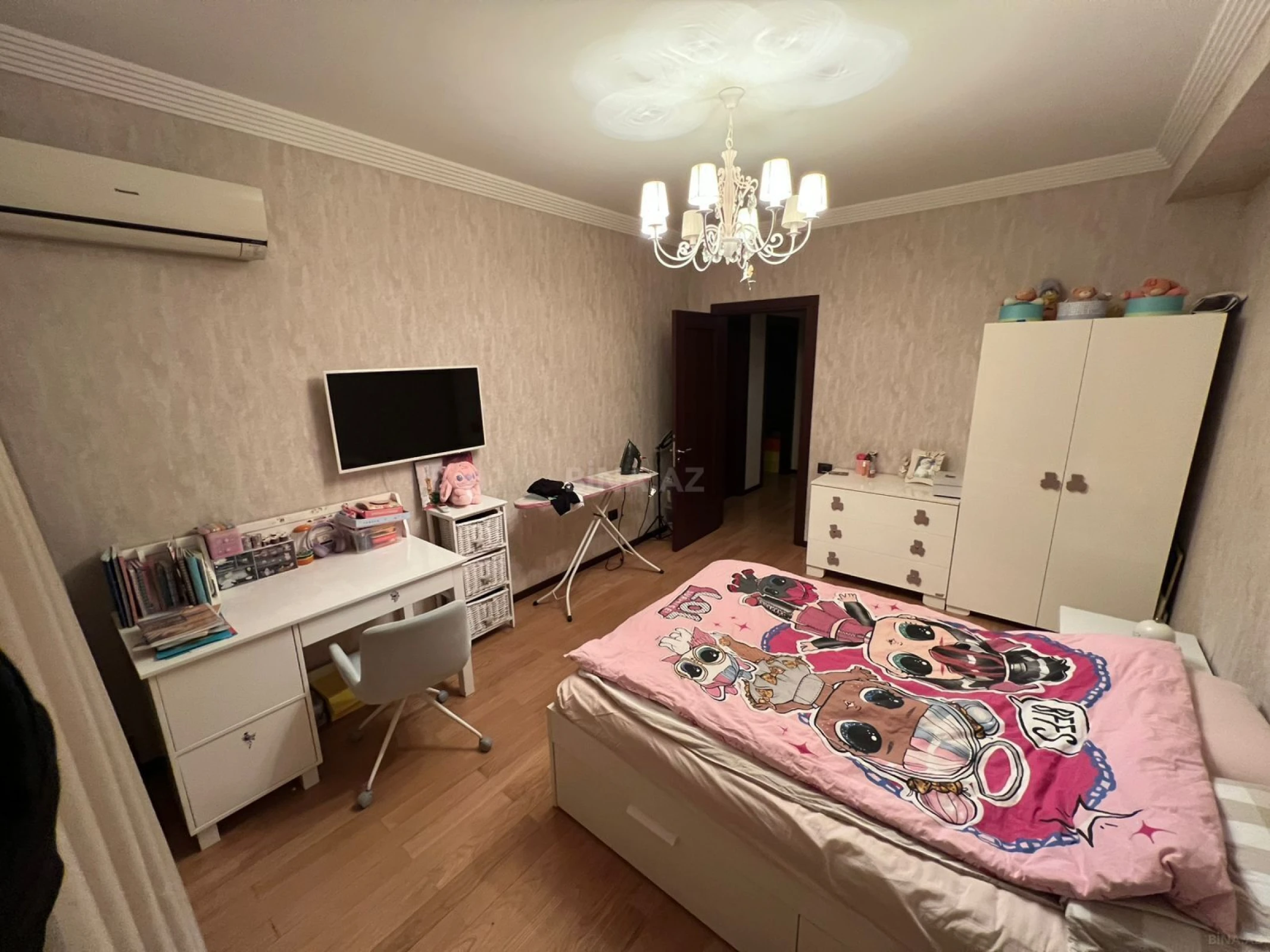 Satılır 4 otaqlı mənzil 190 m²