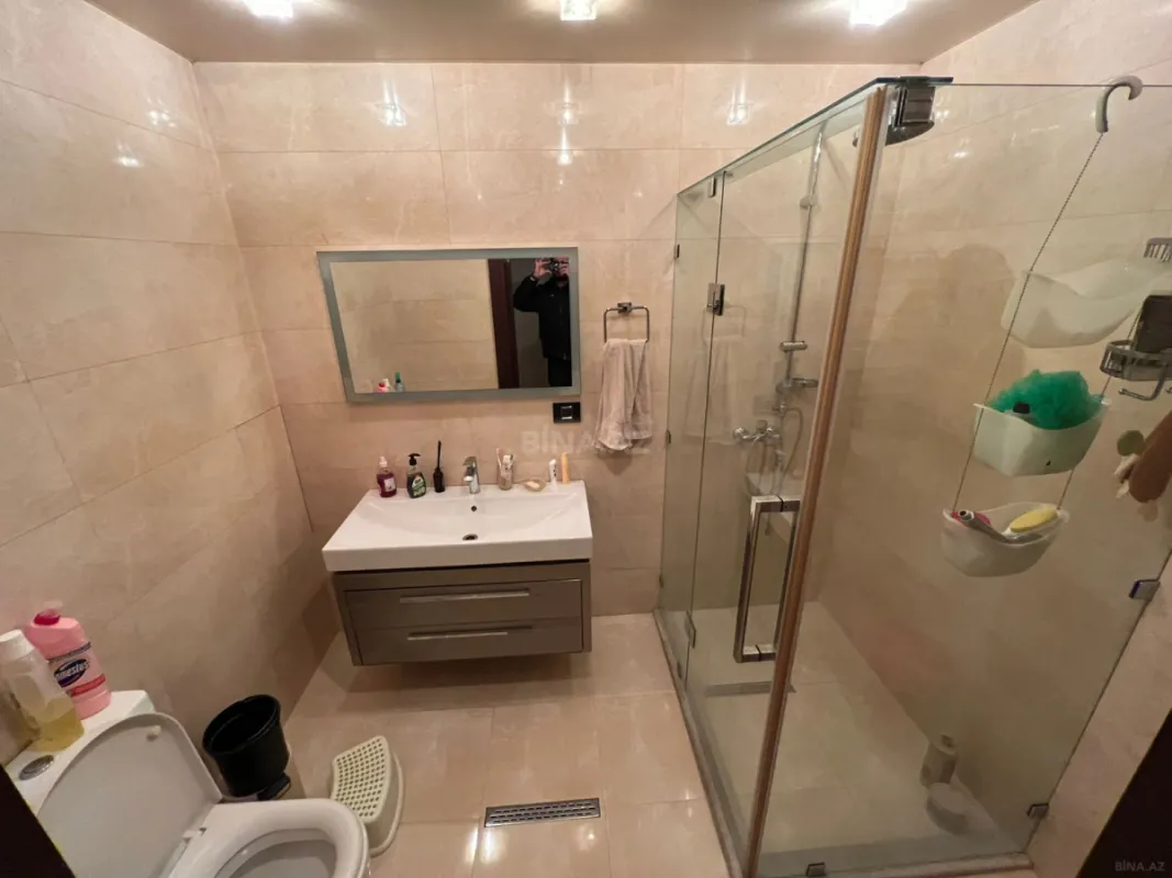 Satılır 4 otaqlı mənzil 190 m²