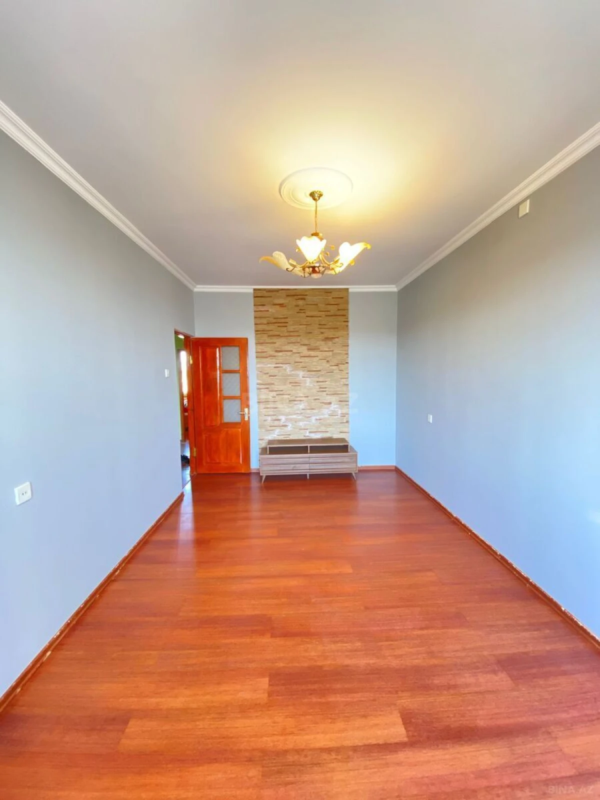 Satılır 4 otaqlı mənzil 110 m²