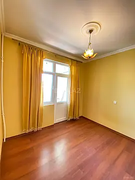 Satılır 4 otaqlı mənzil 110 m²