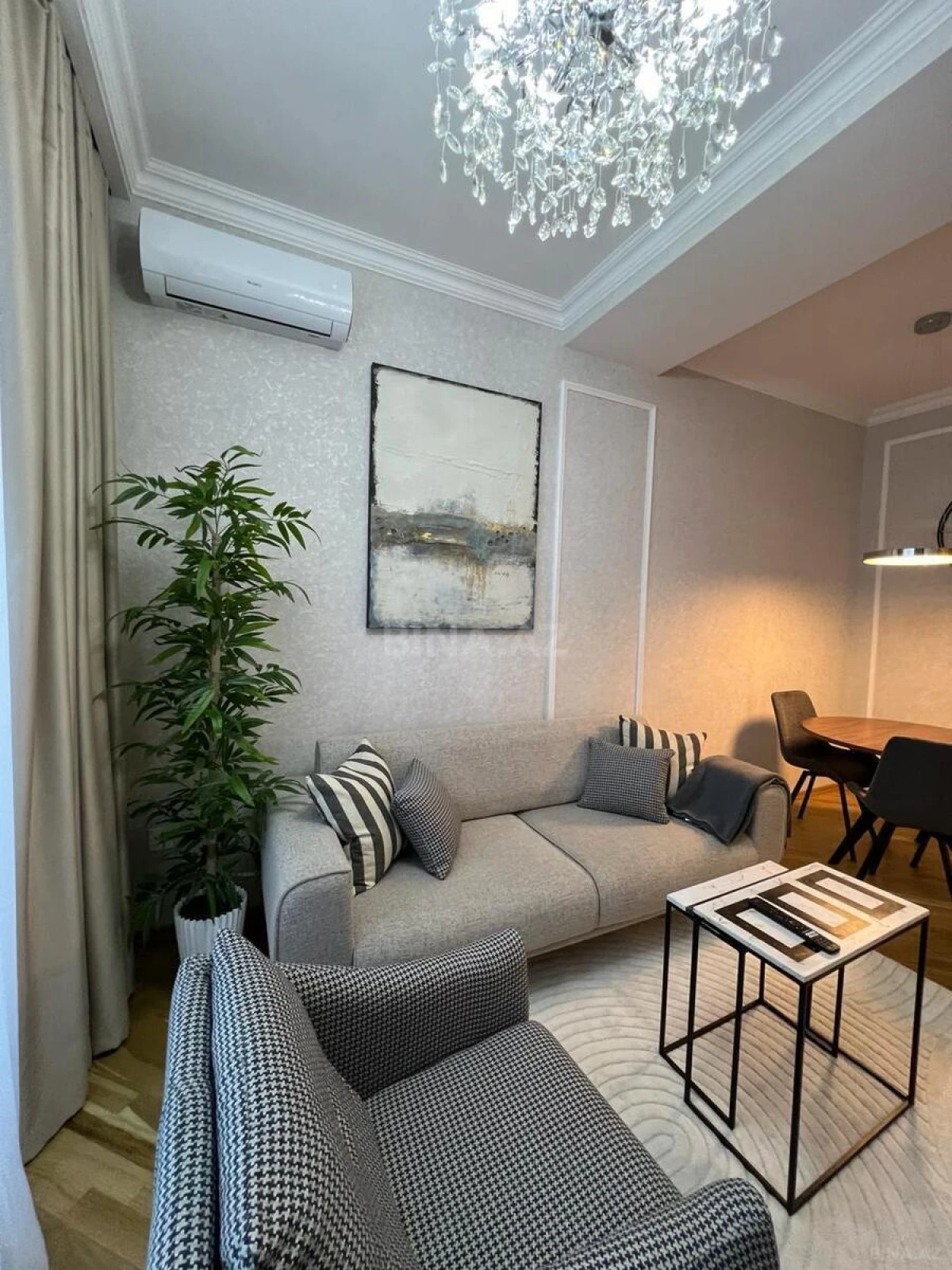 Kirayə verilir 2 otaqlı mənzil 75 m²