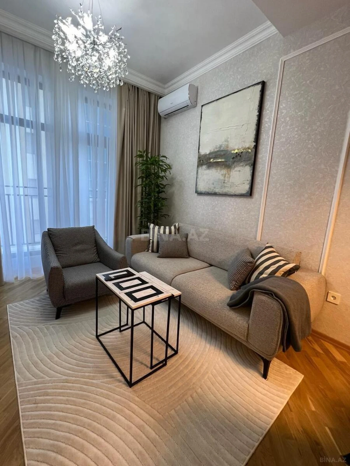 Kirayə verilir 2 otaqlı mənzil 75 m²
