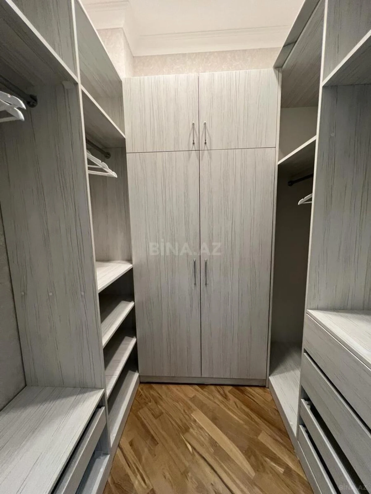 Kirayə verilir 2 otaqlı mənzil 75 m²