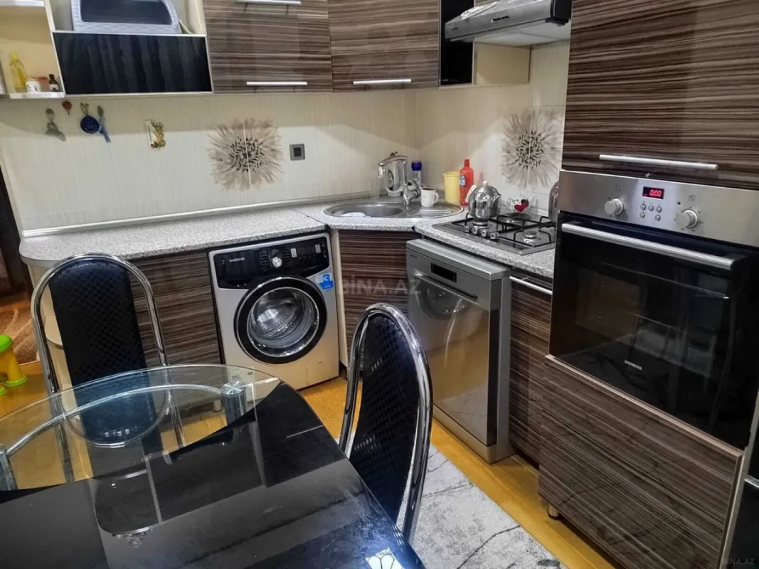 Kirayə verilir 2 otaqlı mənzil 80 m²