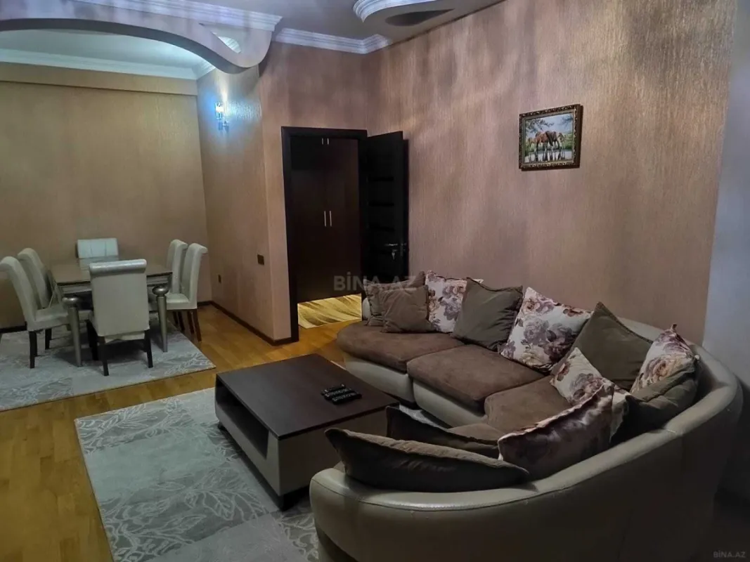 Kirayə verilir 2 otaqlı mənzil 80 m²