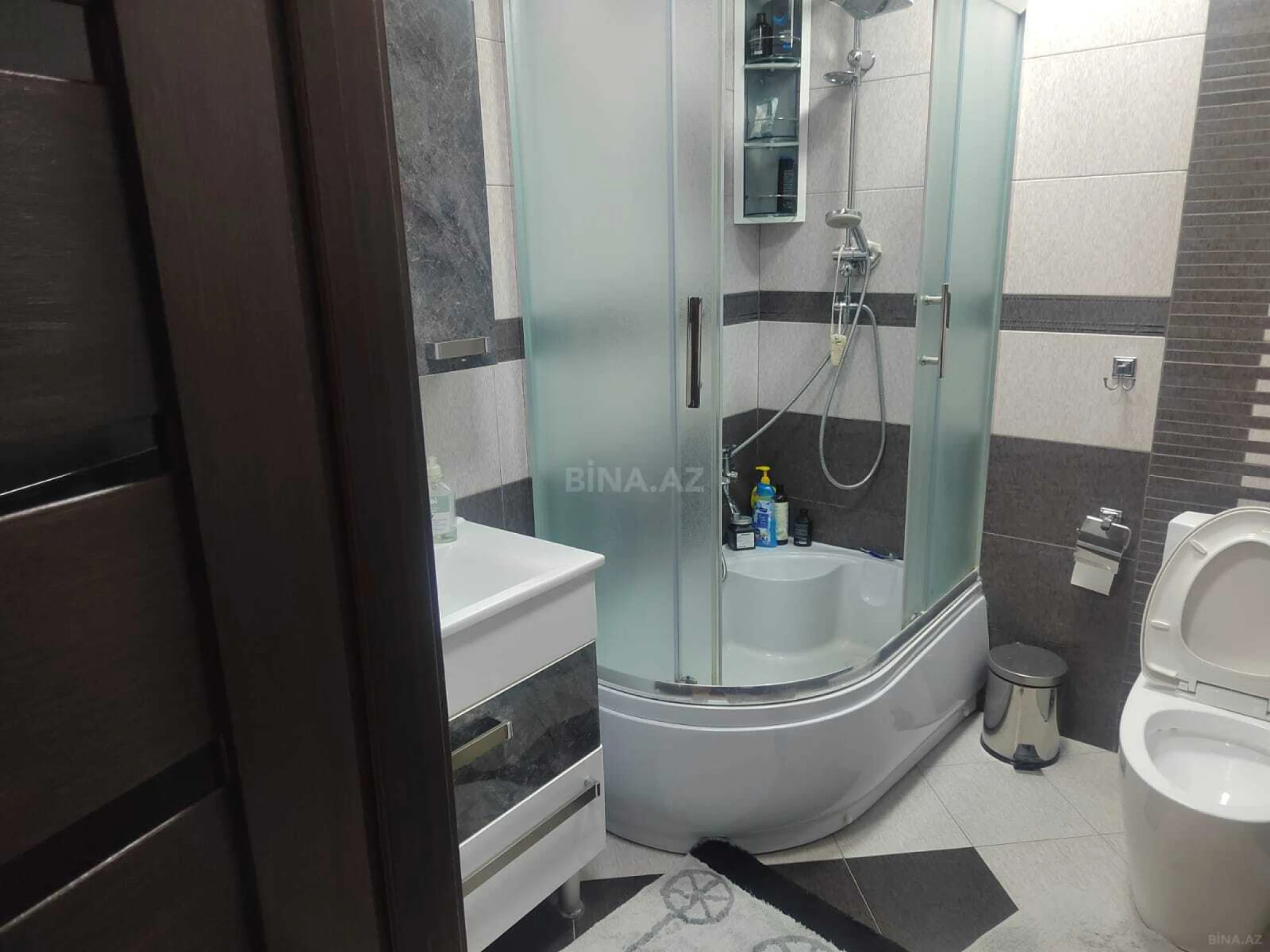 Kirayə verilir 2 otaqlı mənzil 80 m²