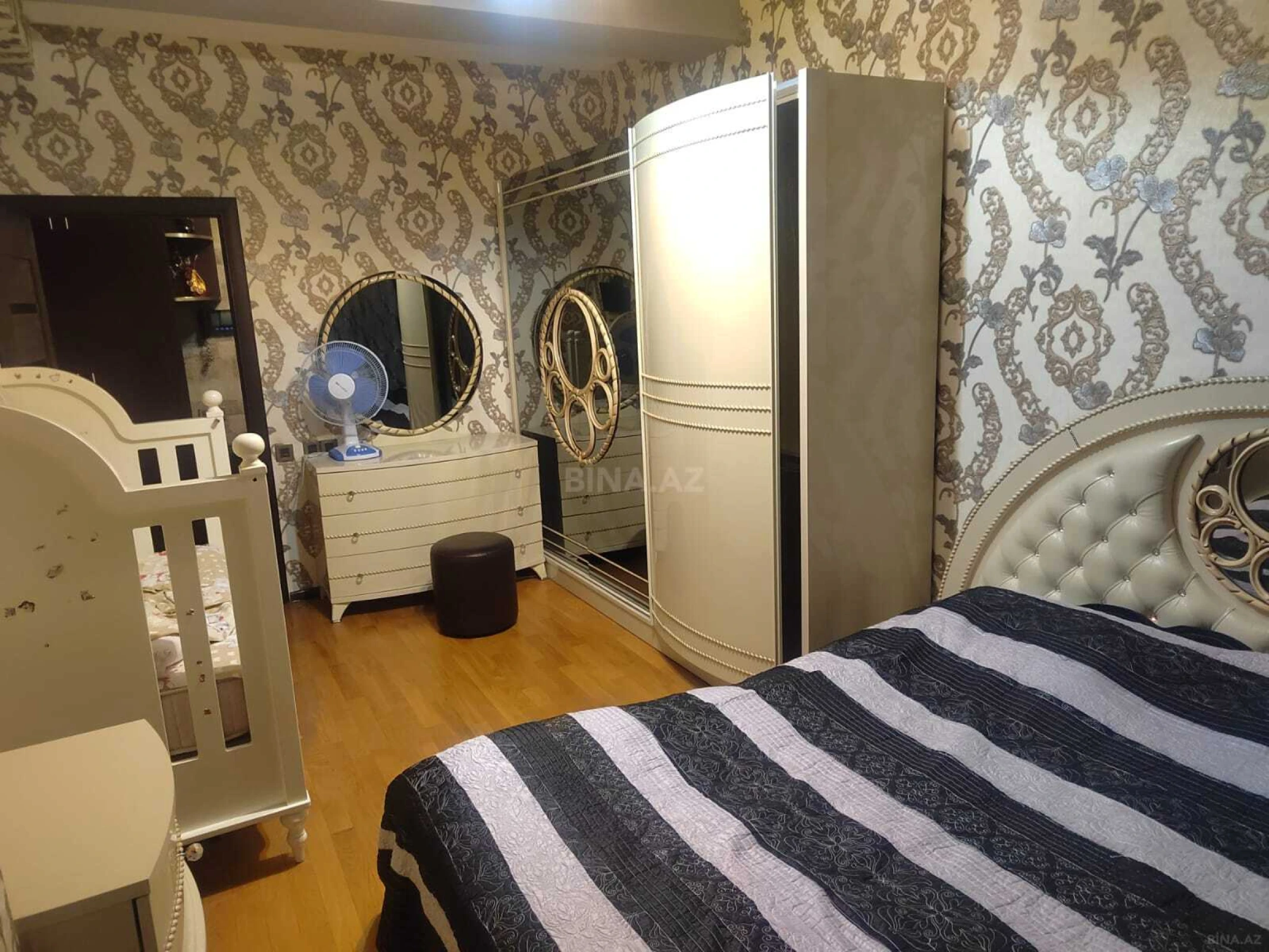 Kirayə verilir 2 otaqlı mənzil 80 m²